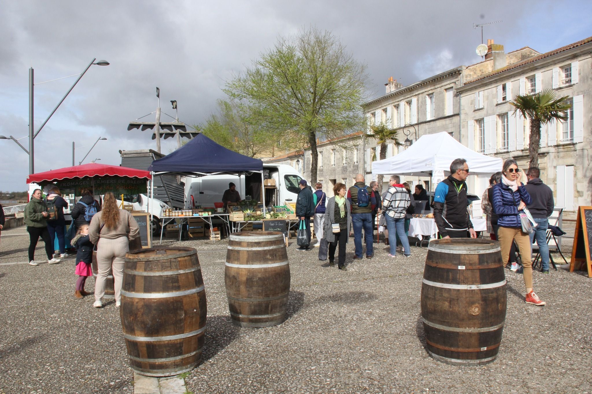 Tonnay fête l&#039;été avec son marché